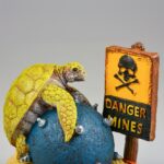 Aquariumdecoratie Schildpad op Mijn met Waarschuwingsbord – EBI Aqua Della Schildpad met Mijn - Afbeelding 3