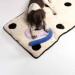 Hondenplaid Pluche Zwart-Wit 120 x 60 cm – EBI Coockoo Domino Dream - Afbeelding 2