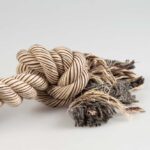 Hondenspeeltje Flostouw met 3 Knopen Bruin – DUVO 16250-EBI - Afbeelding 3